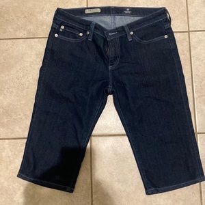 AG Malibu cropped shorts in excellent condition. Size 28.